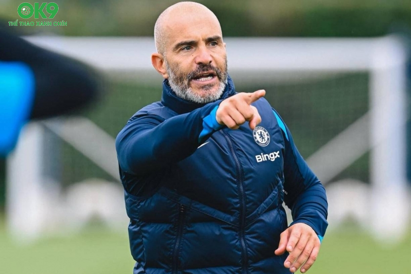 Enzo Maresca đau đầu với việc làm hài lòng tất cả các cầu thủ. Enzo Maresca đau đầu với việc làm hài lòng tất cả các cầu thủ.